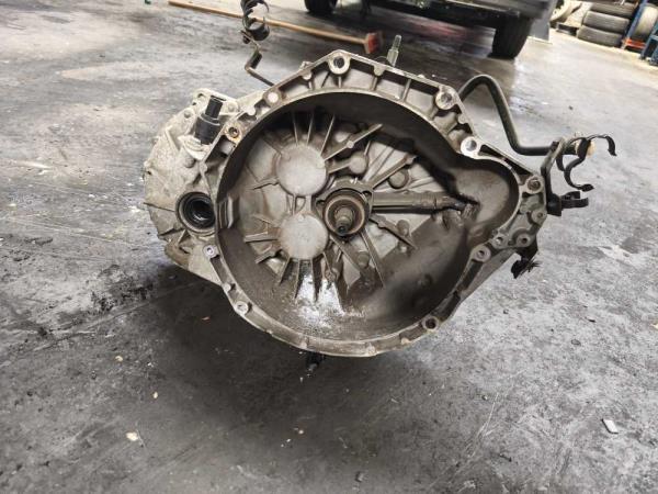 BOITE DE VITESSE MANUEL RENAULT MASTER / OPEL MOVANO / NISSAN INTERSTAR 2.5DTI / DCI -2010 - Vue 2